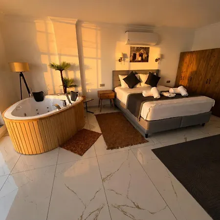 Turquoise With Jacuzzi Suite&private Pool Vilă Milas